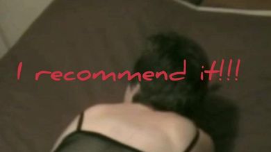 Мужик дал замужней домохозяйке в рот и длинным хуем вдул ей в тугую жопу